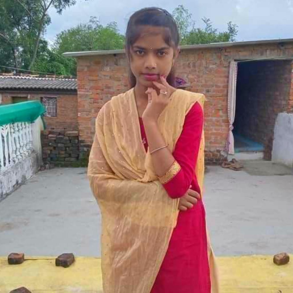 18 Sal Ki Ladki Ka Photo