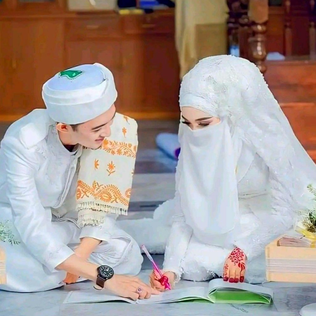 Beautiful Muslim Couples Images