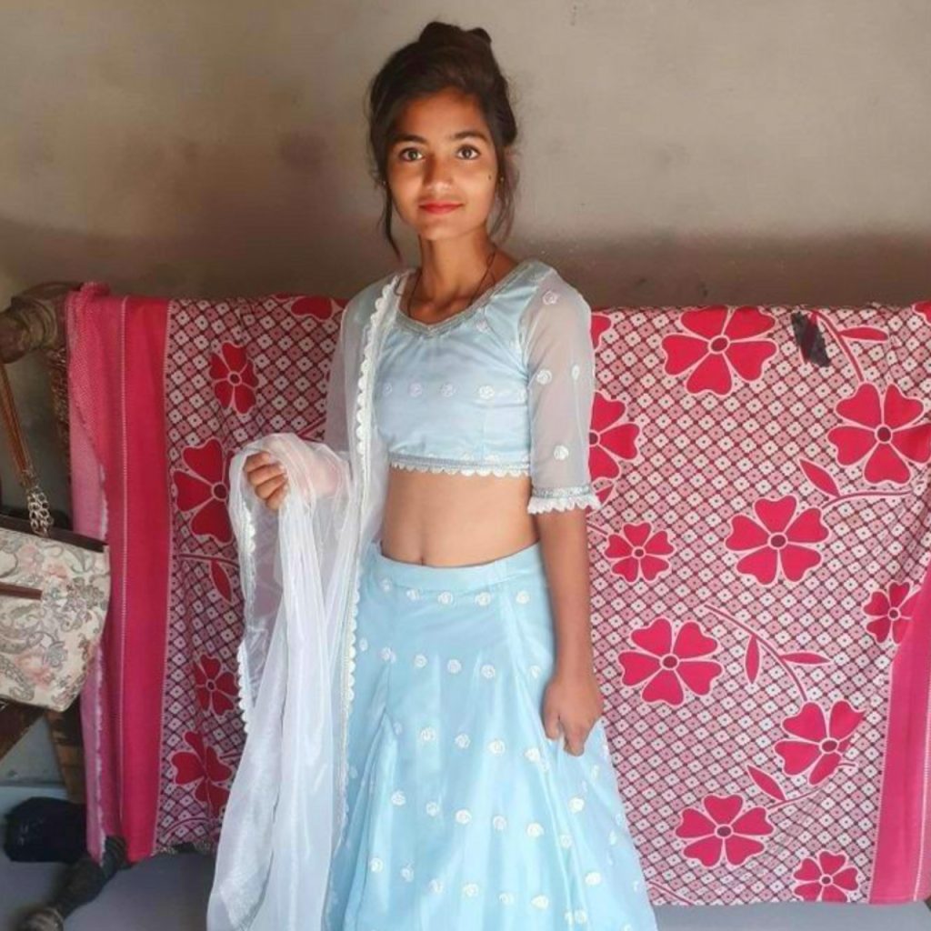 Desi Ladki Ki Nangi Photo