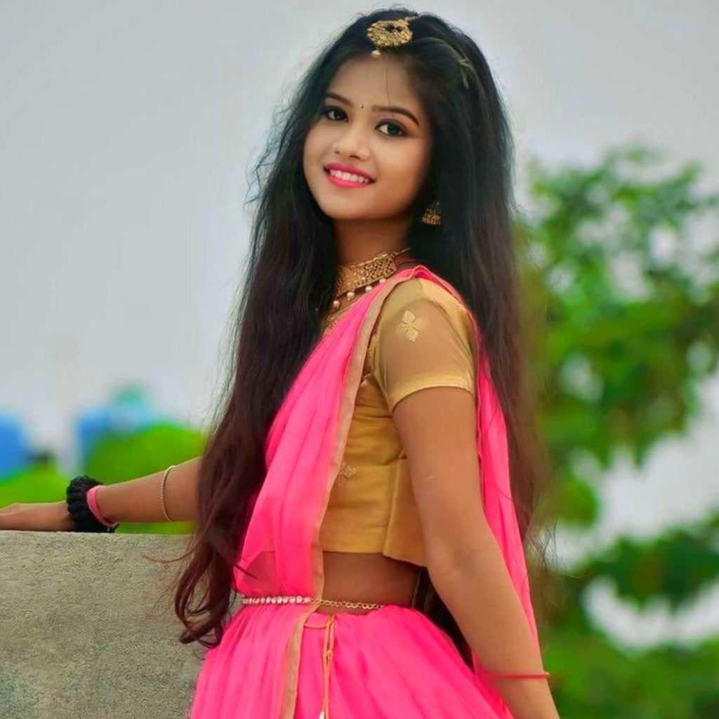 Desi Ladki Ki Photo