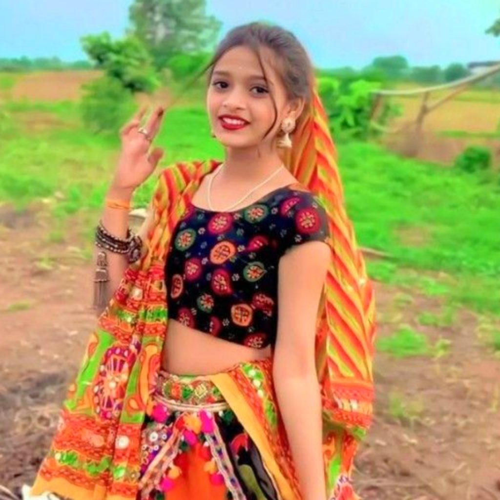 Ladki Ki Bur Ki Photo