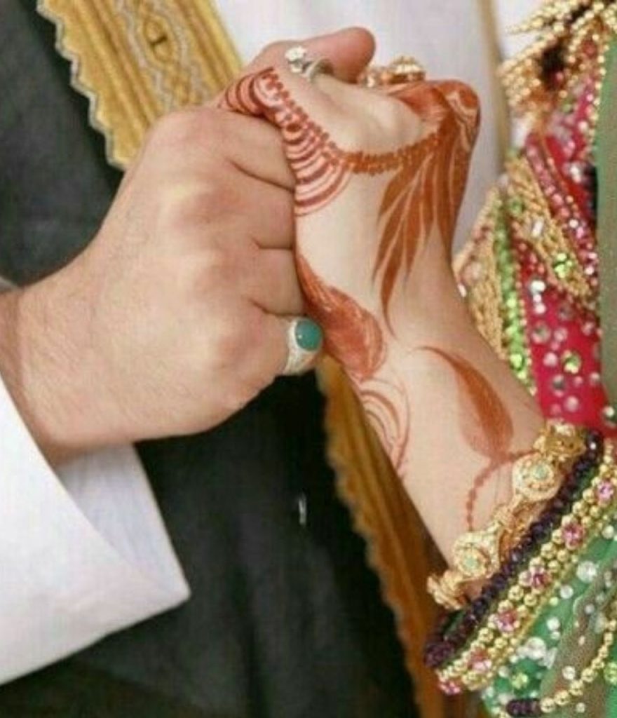 Mehndi Hand Dp