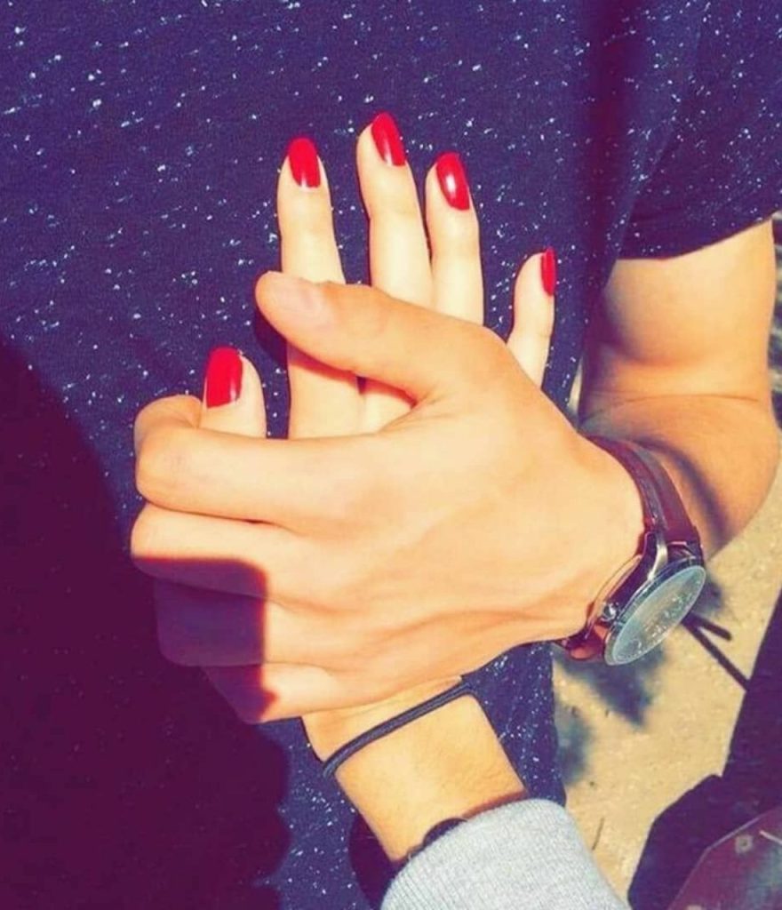 Romantic Couple Hand Pic For Dp