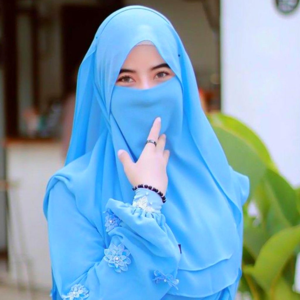 Simple Hijab Girl Pic