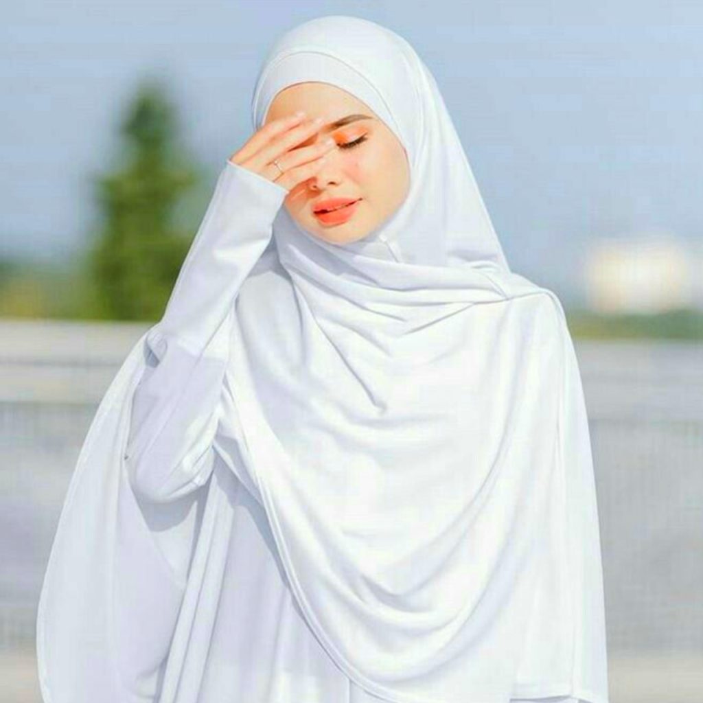 Simple Hijab Girl Pic