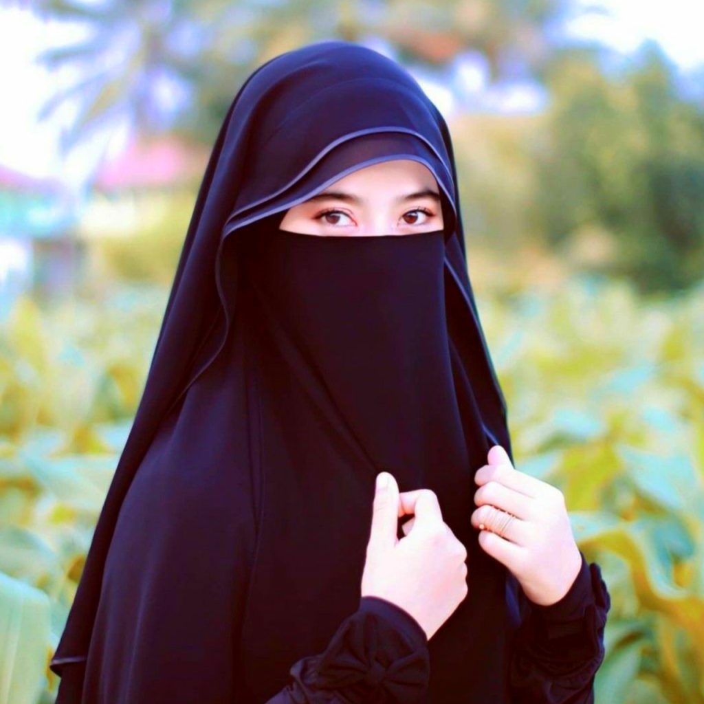 Stylish Hijab Girl Dp