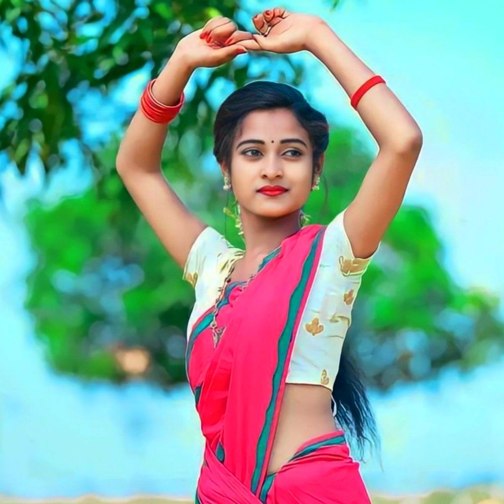 Sundar Ladki Ki Photo